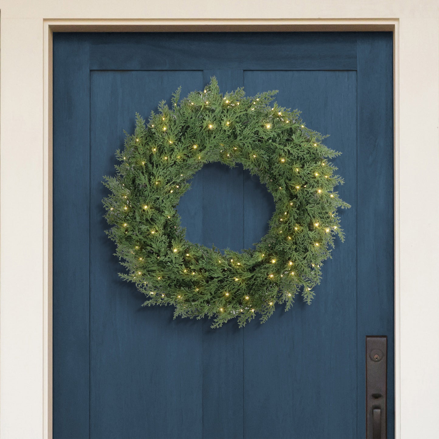 Puleo Classics Prelit Deluxe Cedar Wreath - 24 in B/O Rice Lights