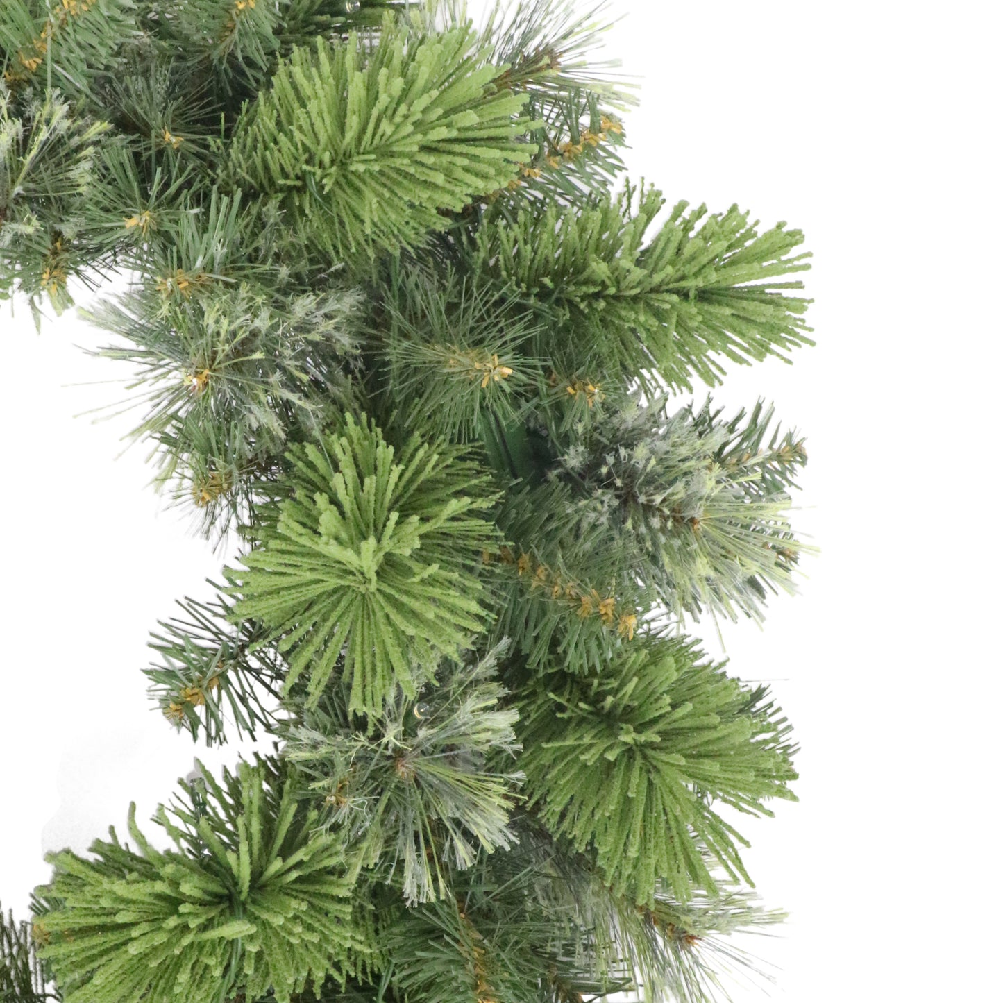 24" Pre-lit B/O Oklahoma Pine Wreath, 90 Branch Tips, 35 Warm White LED Lights