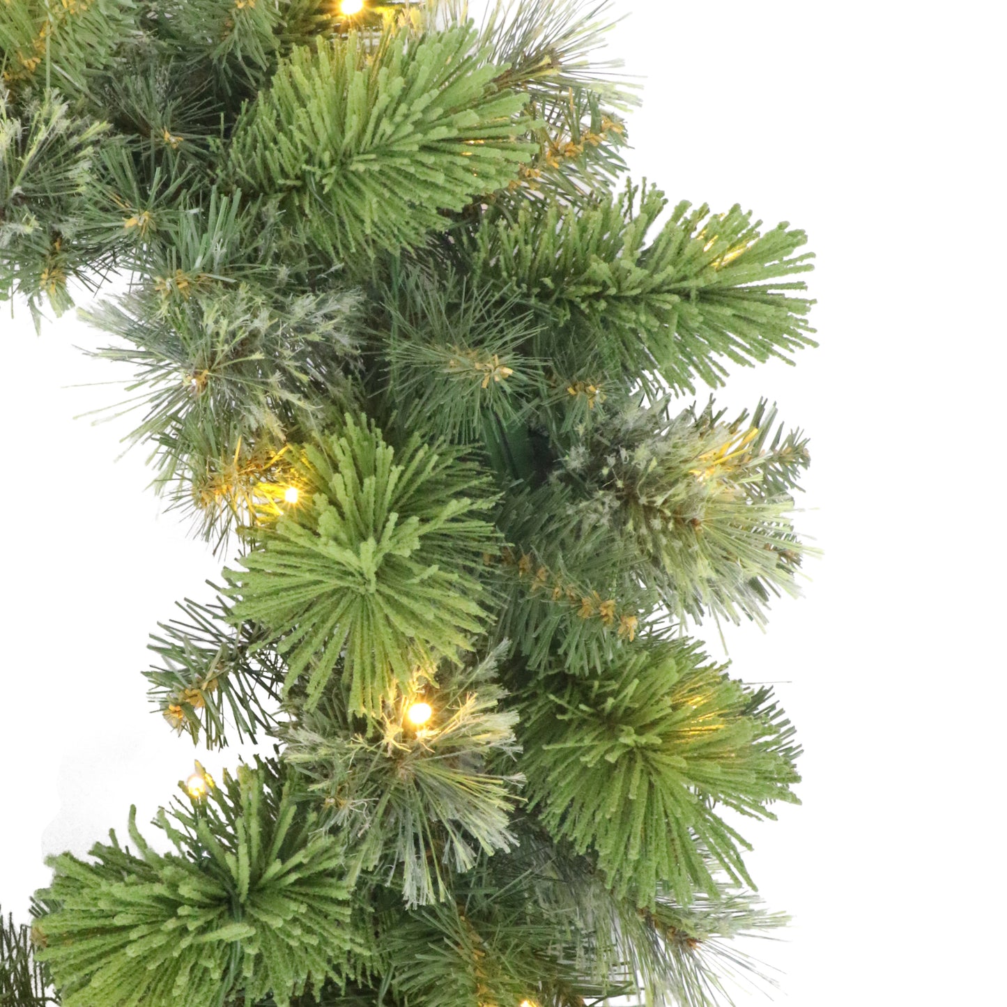 24" Pre-lit B/O Oklahoma Pine Wreath, 90 Branch Tips, 35 Warm White LED Lights